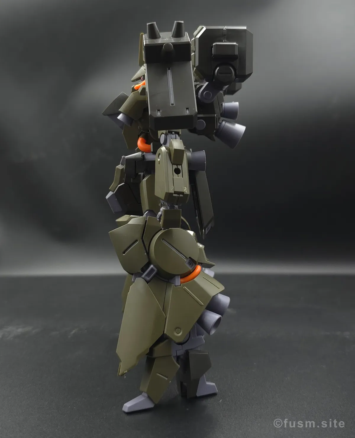 【レビュー】HGUC リーベン・ヴォルフ(A.O.Z RE-BOOT版) 多角的に見た全体の外観・素組み 05