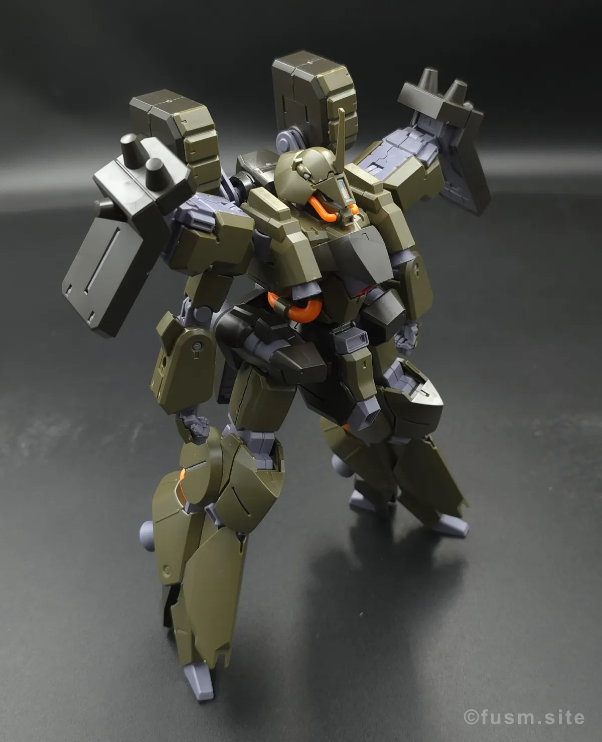 【レビュー】HGUC リーベン・ヴォルフ(A.O.Z RE-BOOT版) 多角的に見た全体の外観・素組み 09
