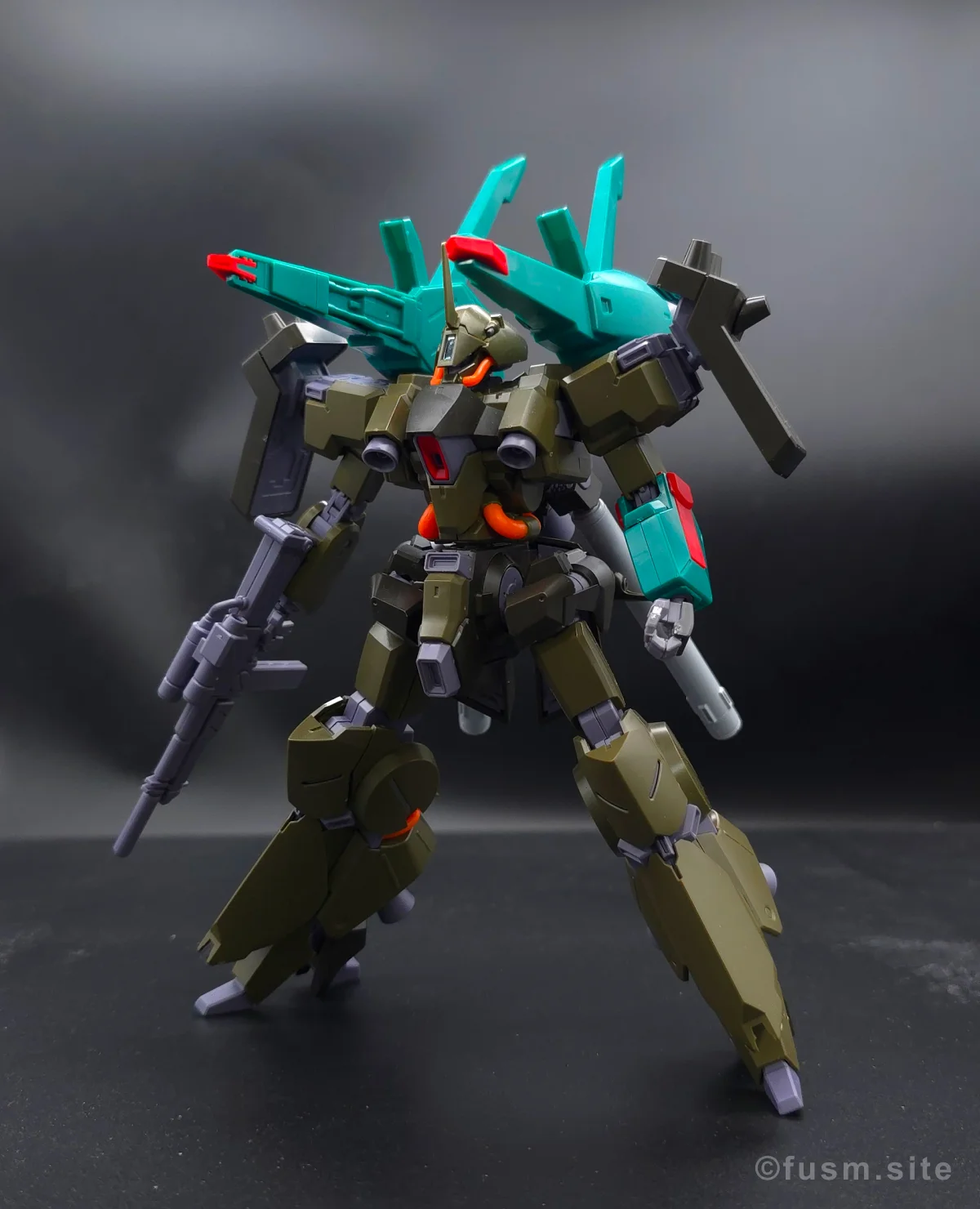 【レビュー】HGUC 1/144 リーベン・ヴォルフ(A.O.Z RE-BOOT版) 多角的に見た全体の外観・素組み 1