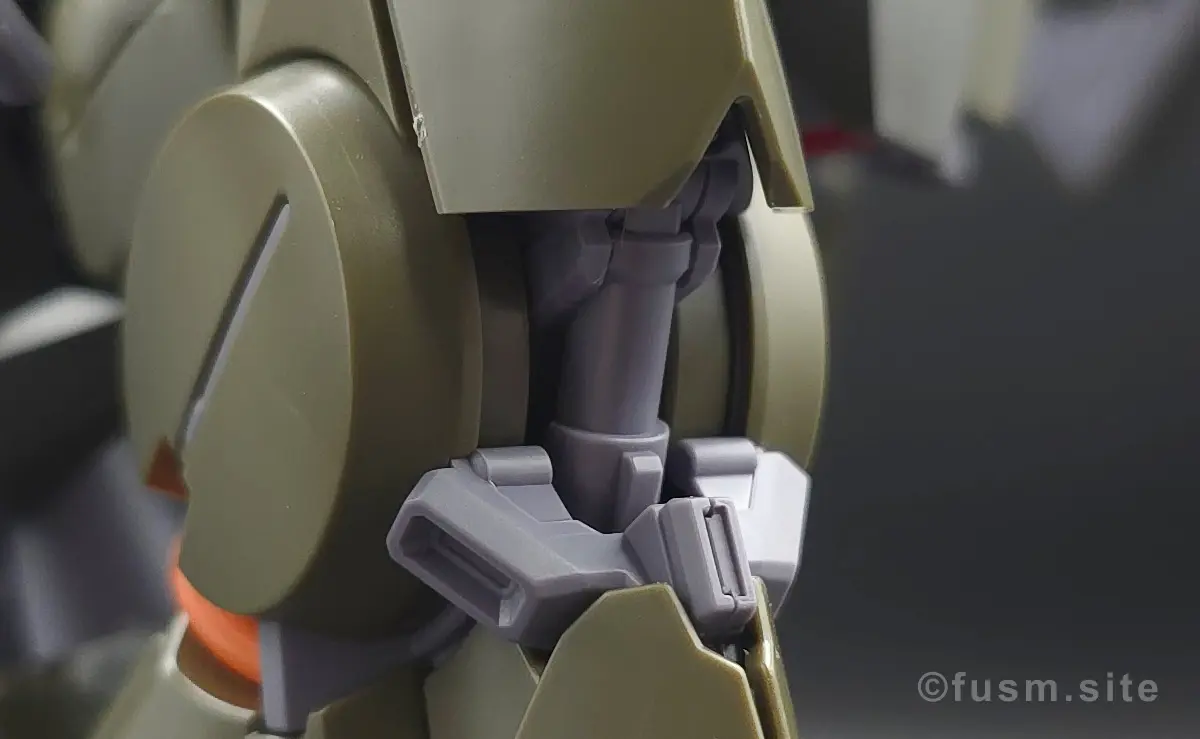【レビュー】HGUC リーベン・ヴォルフ(A.O.Z RE-BOOT版) 脚部ディテール 03