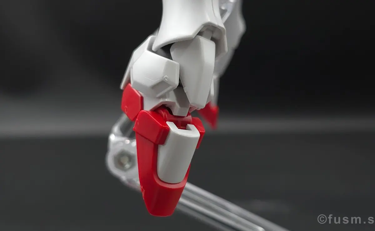 【レビュー】HG V2アサルトバスターガンダム(HGUC) 脚部ディテール 可動域 1