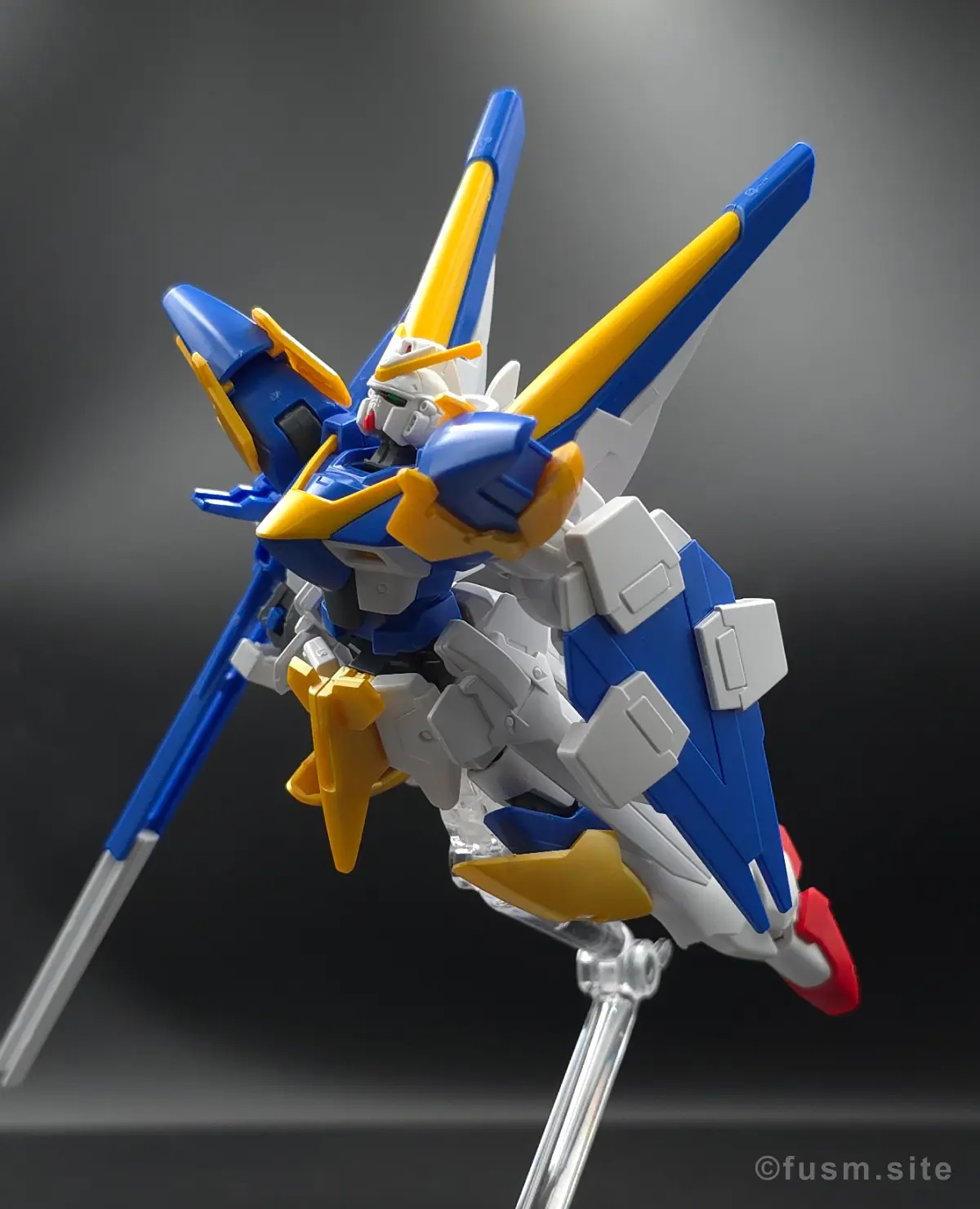 【レビュー】HG V2アサルトバスターガンダム(HGUC) ポージング 1