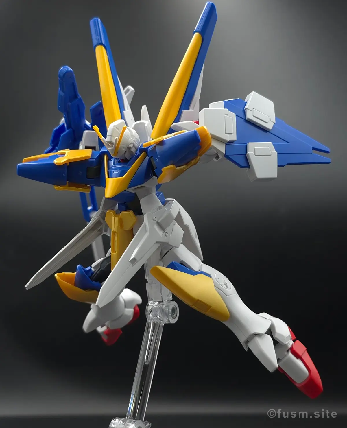 【レビュー】HG V2アサルトバスターガンダム(HGUC) ポージング 1