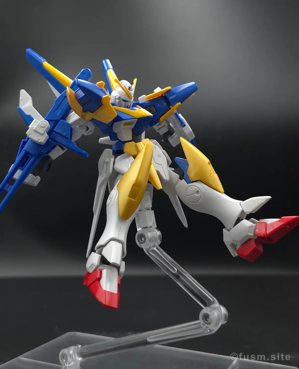 【レビュー】HG V2アサルトバスターガンダム(HGUC) ポージング 2