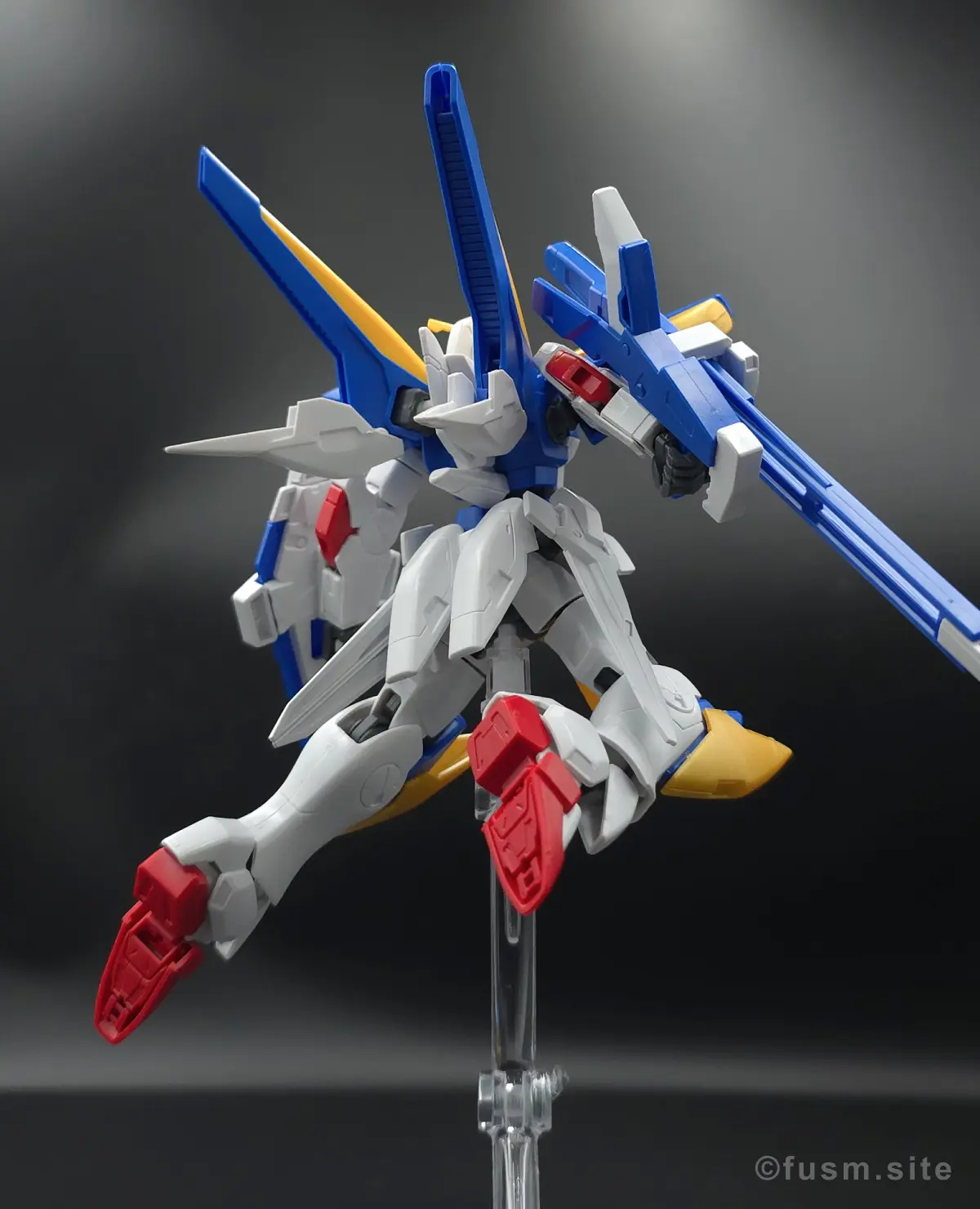 【レビュー】HG V2アサルトバスターガンダム(HGUC) ポージング 3