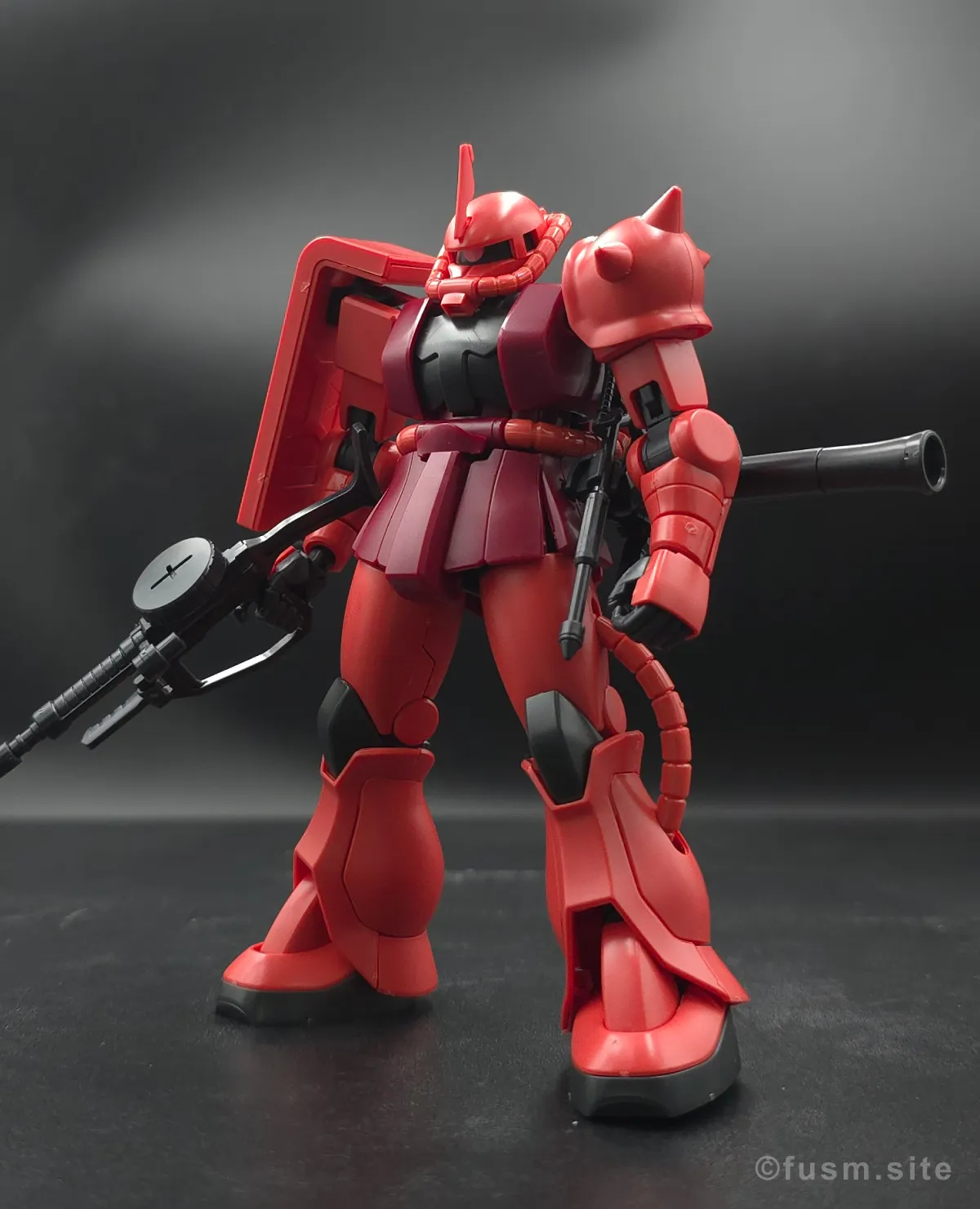 【レビュー】HGUC シャア専用ザクⅡ 多角的に見た全体の外観・素組み 01