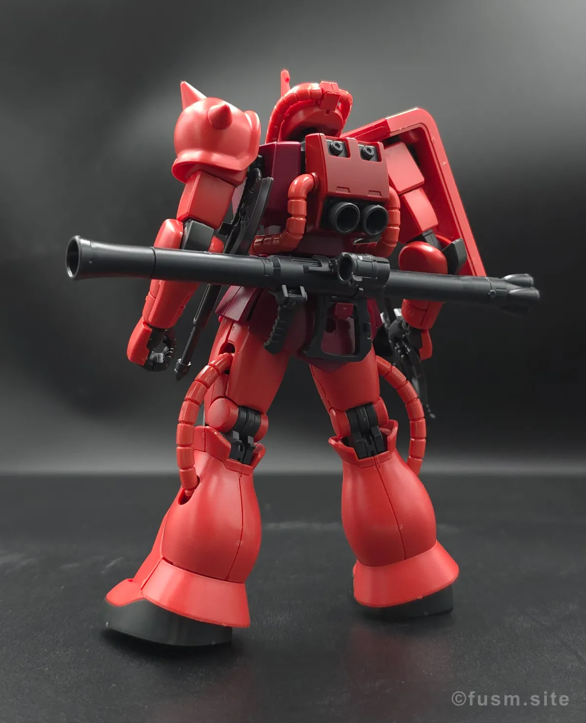 【レビュー】HGUC シャア専用ザクⅡ 多角的に見た全体の外観・素組み 02