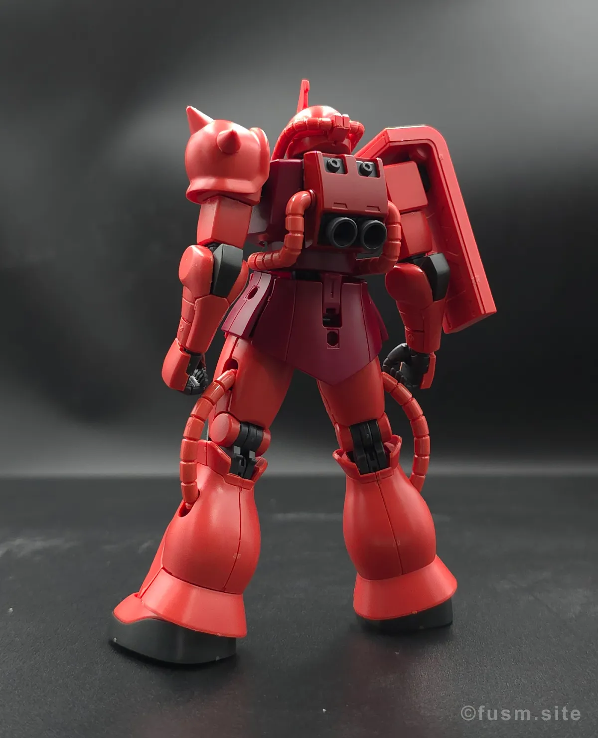 【レビュー】HGUC シャア専用ザクⅡ 多角的に見た全体の外観・素組み 06