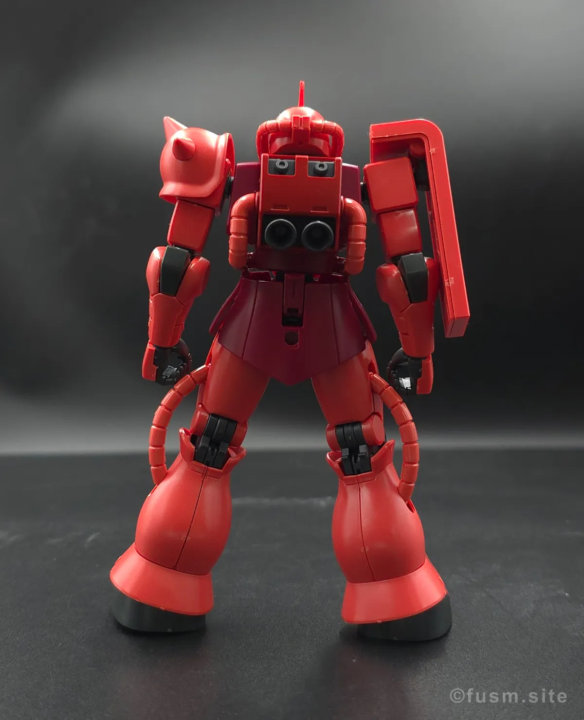 【レビュー】HGUC シャア専用ザクⅡ 多角的に見た全体の外観・素組み 07