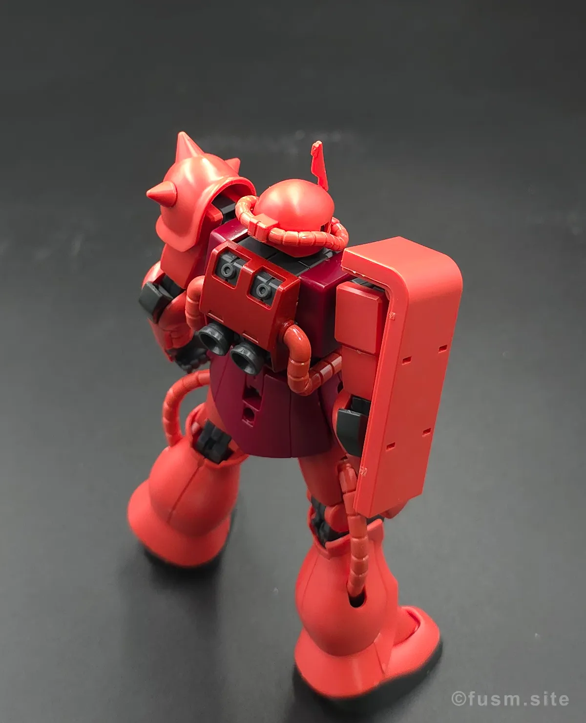 【レビュー】HGUC シャア専用ザクⅡ 多角的に見た全体の外観・素組み 08