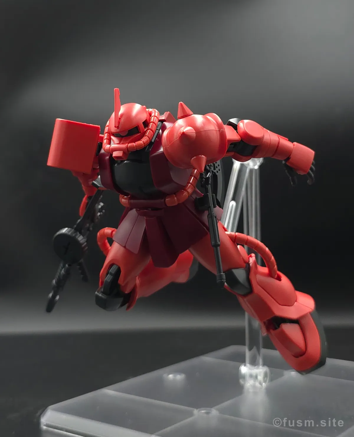 【レビュー】HGUC シャア専用ザクⅡ 多角的に見た全体の外観・素組み 11