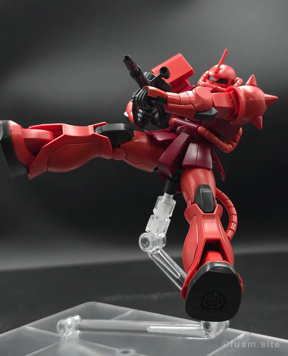 【レビュー】HGUC シャア専用ザクⅡ 多角的に見た全体の外観・素組み 15