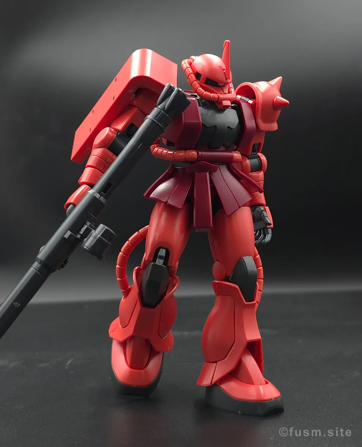 【レビュー】HGUC シャア専用ザクⅡ 多角的に見た全体の外観・素組み 21