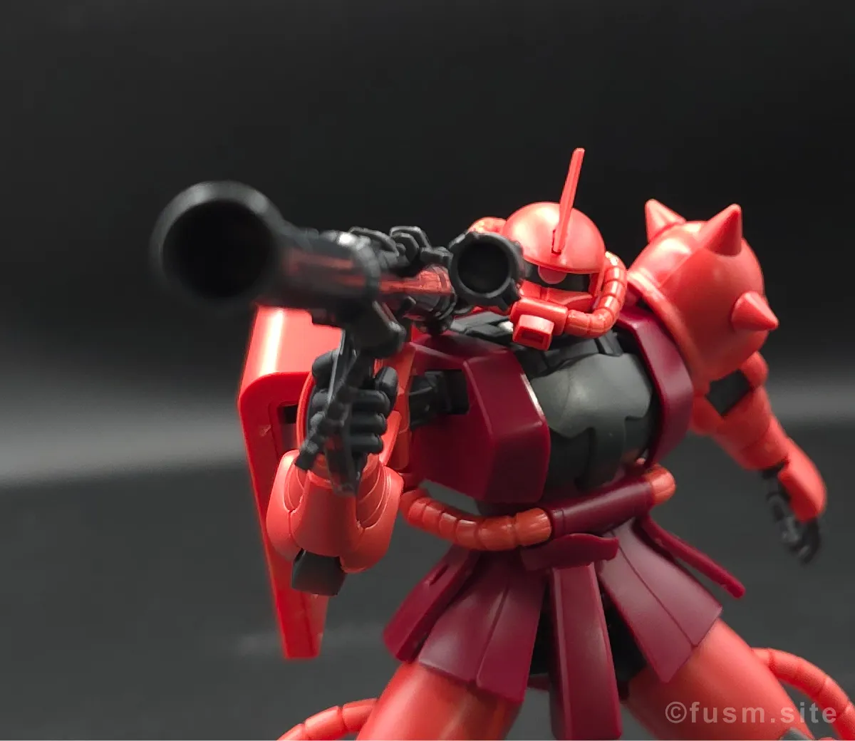 【レビュー】HGUC シャア専用ザクⅡ 多角的に見た全体の外観・素組み 22