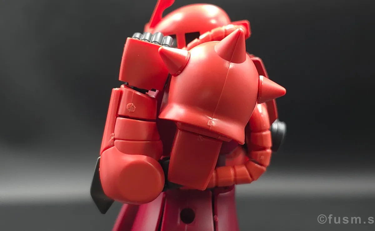 【レビュー】HGUC シャア専用ザクⅡ 腕部ディテール 可動域 02