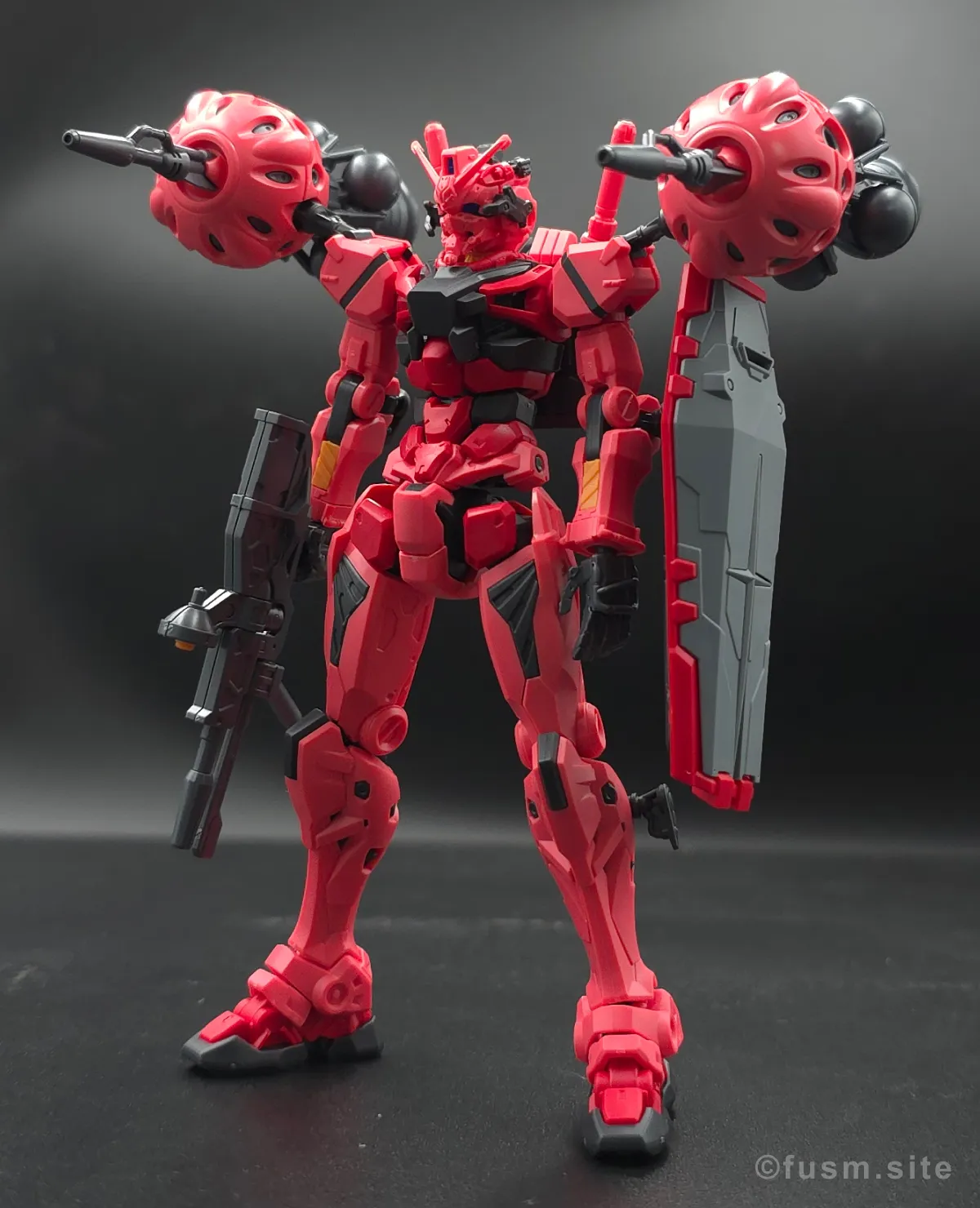 【HG 赤いガンダム レビュー】プレイバリュー激高ガンプラ! 多角的に見た全体の外観・素組み 02