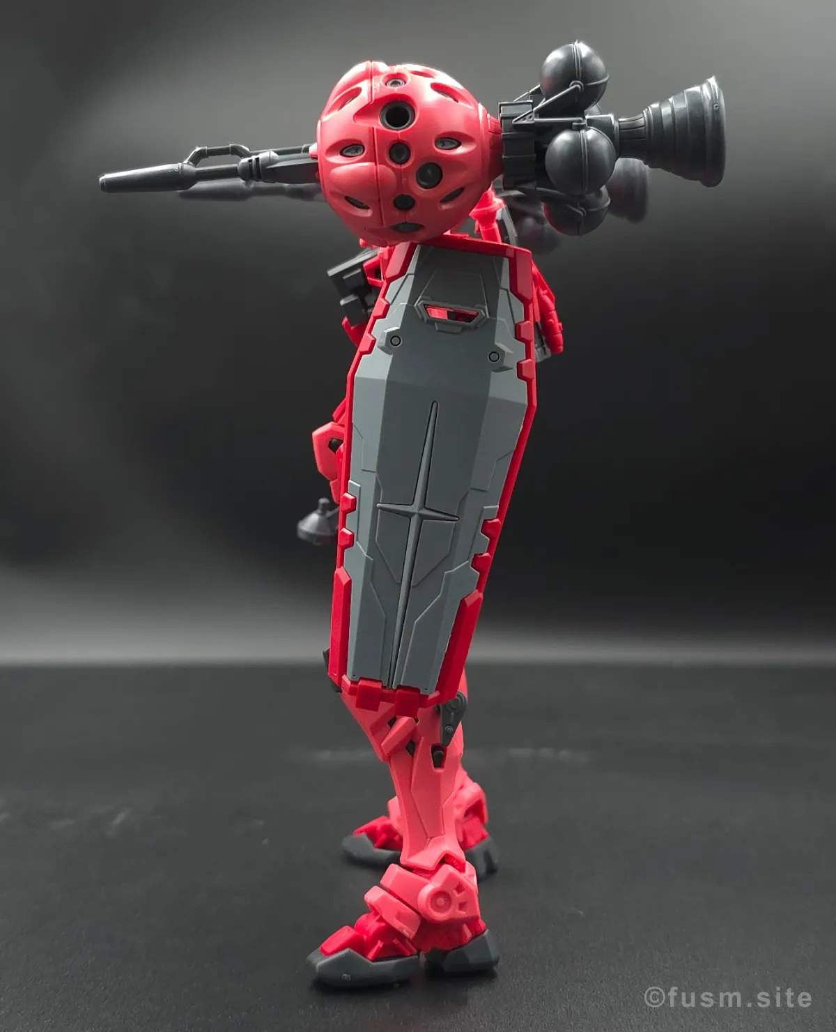 【HG 赤いガンダム レビュー】プレイバリュー激高ガンプラ! 多角的に見た全体の外観・素組み 03