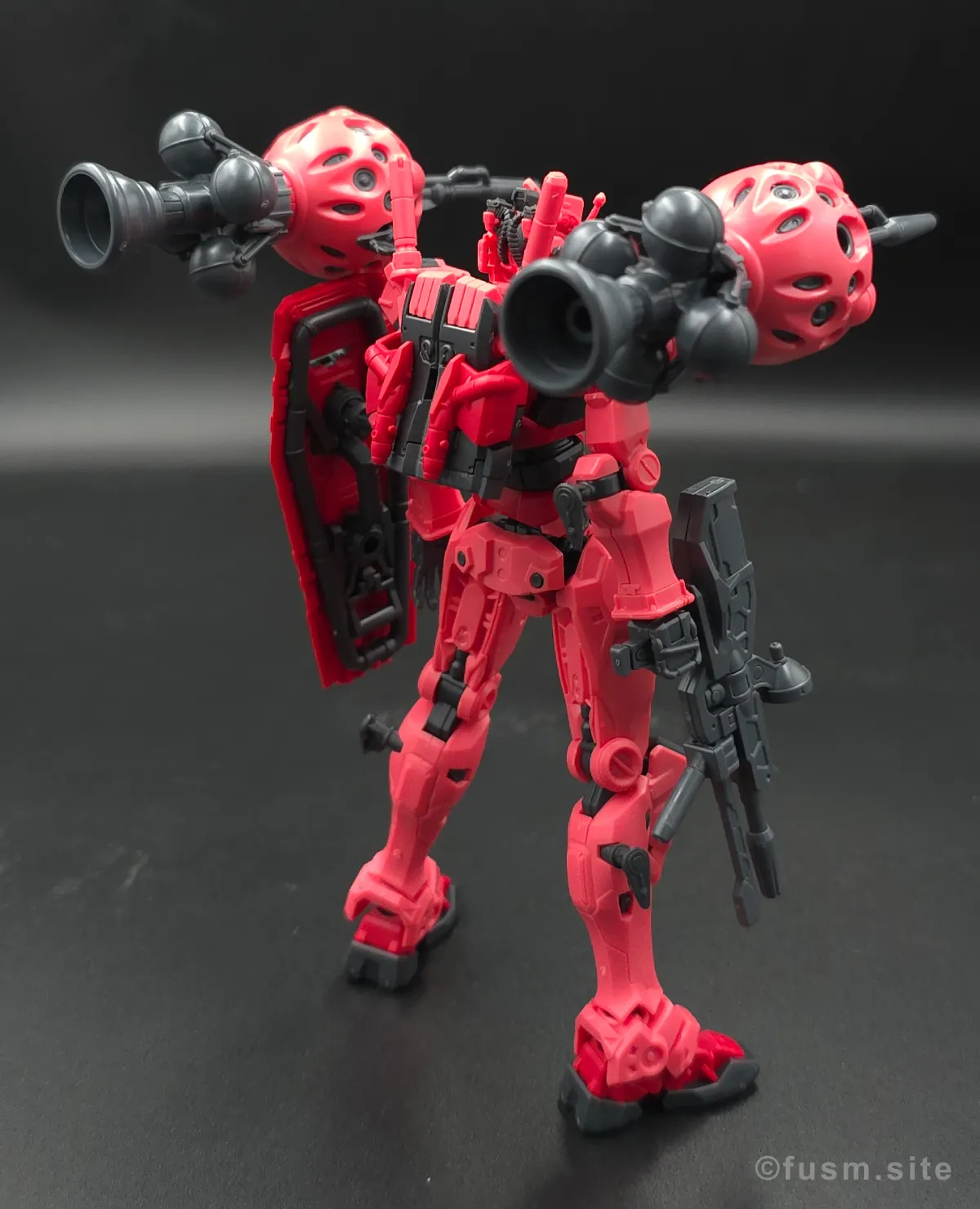 【HG 赤いガンダム レビュー】プレイバリュー激高ガンプラ! 多角的に見た全体の外観・素組み 06