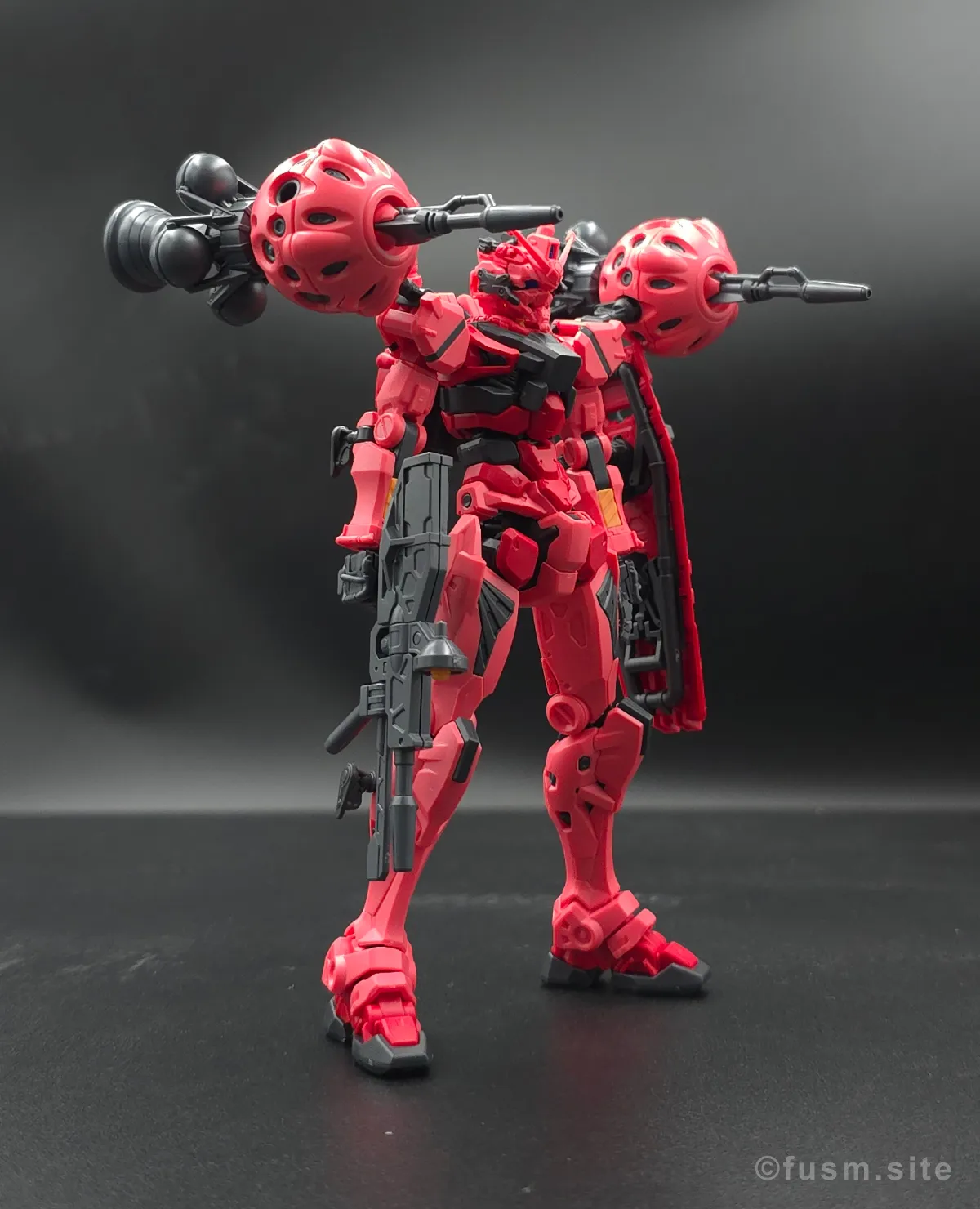 【HG 赤いガンダム レビュー】プレイバリュー激高ガンプラ! 多角的に見た全体の外観・素組み 08