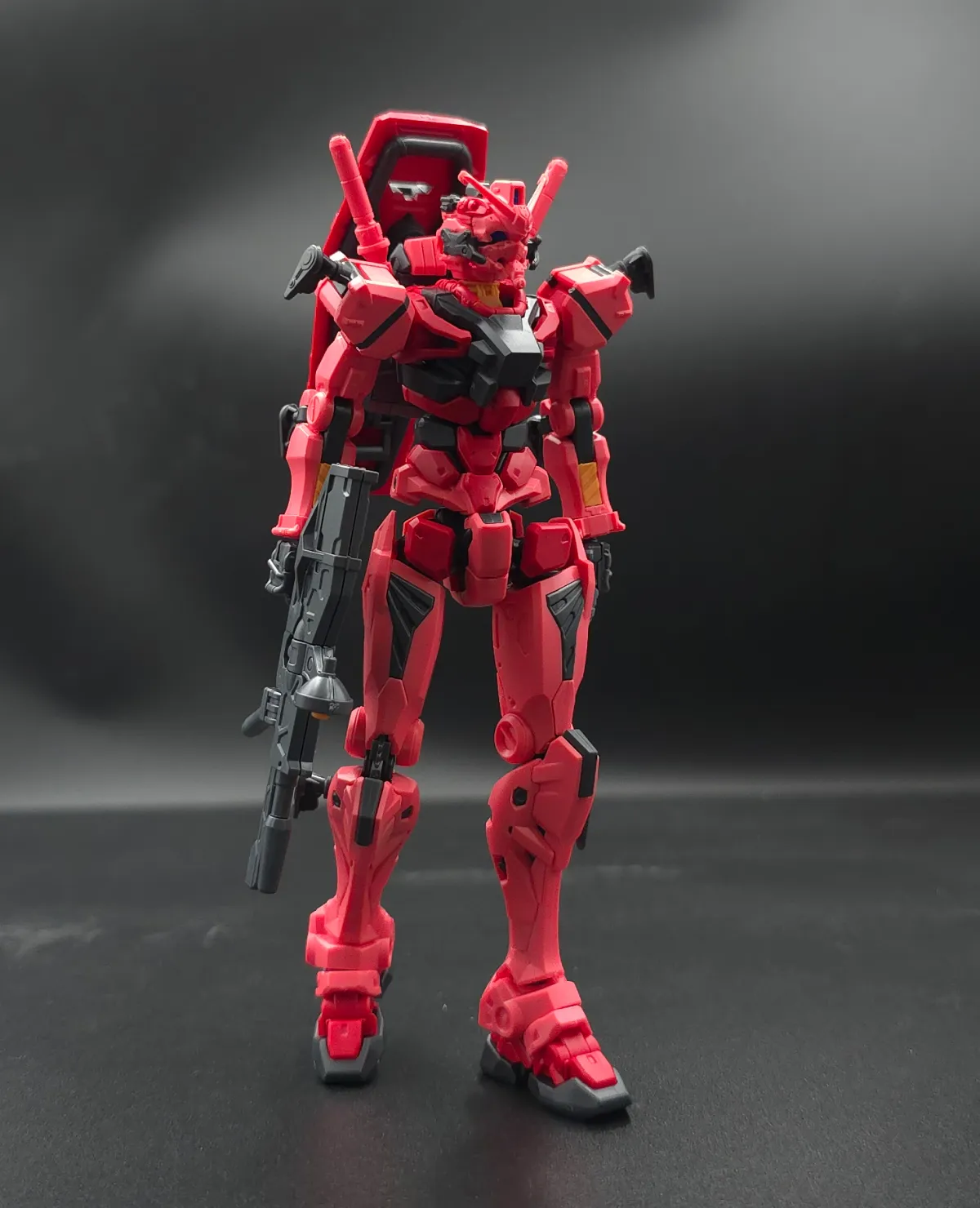 【HG 赤いガンダム レビュー】プレイバリュー激高ガンプラ! ポージング 01