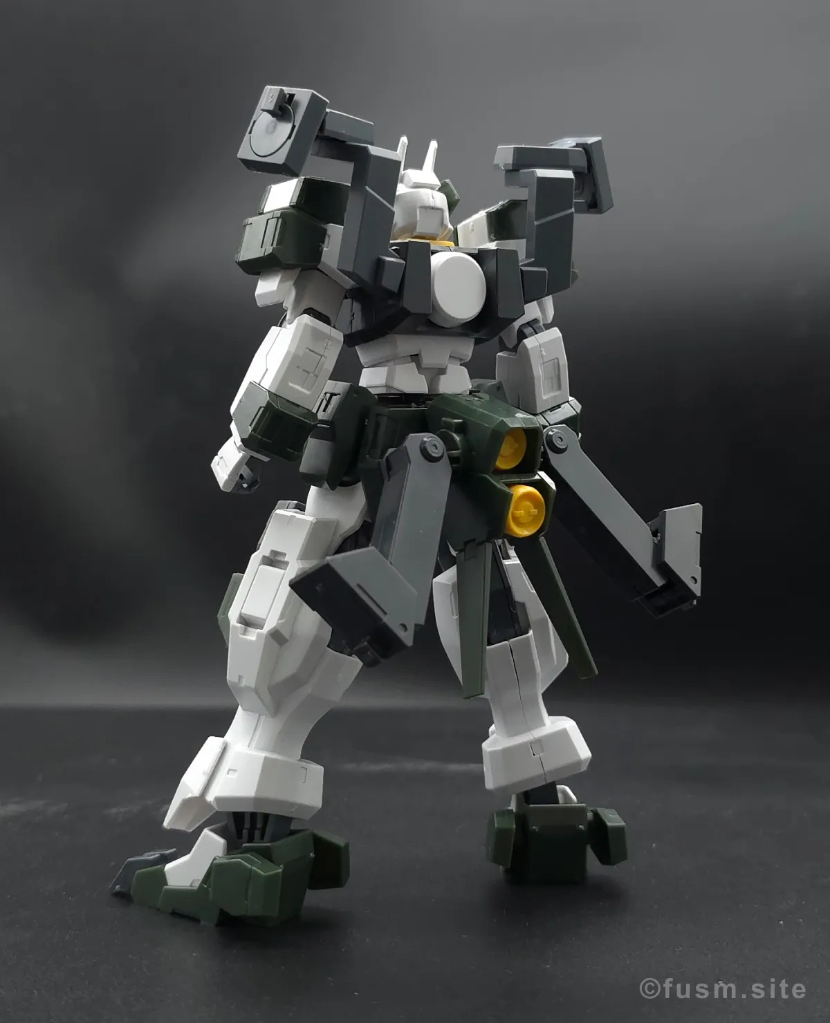 【レビュー】HG ガンダムサバーニャ(最終決戦仕様) 多角的に見た全体の外観・素組み 04