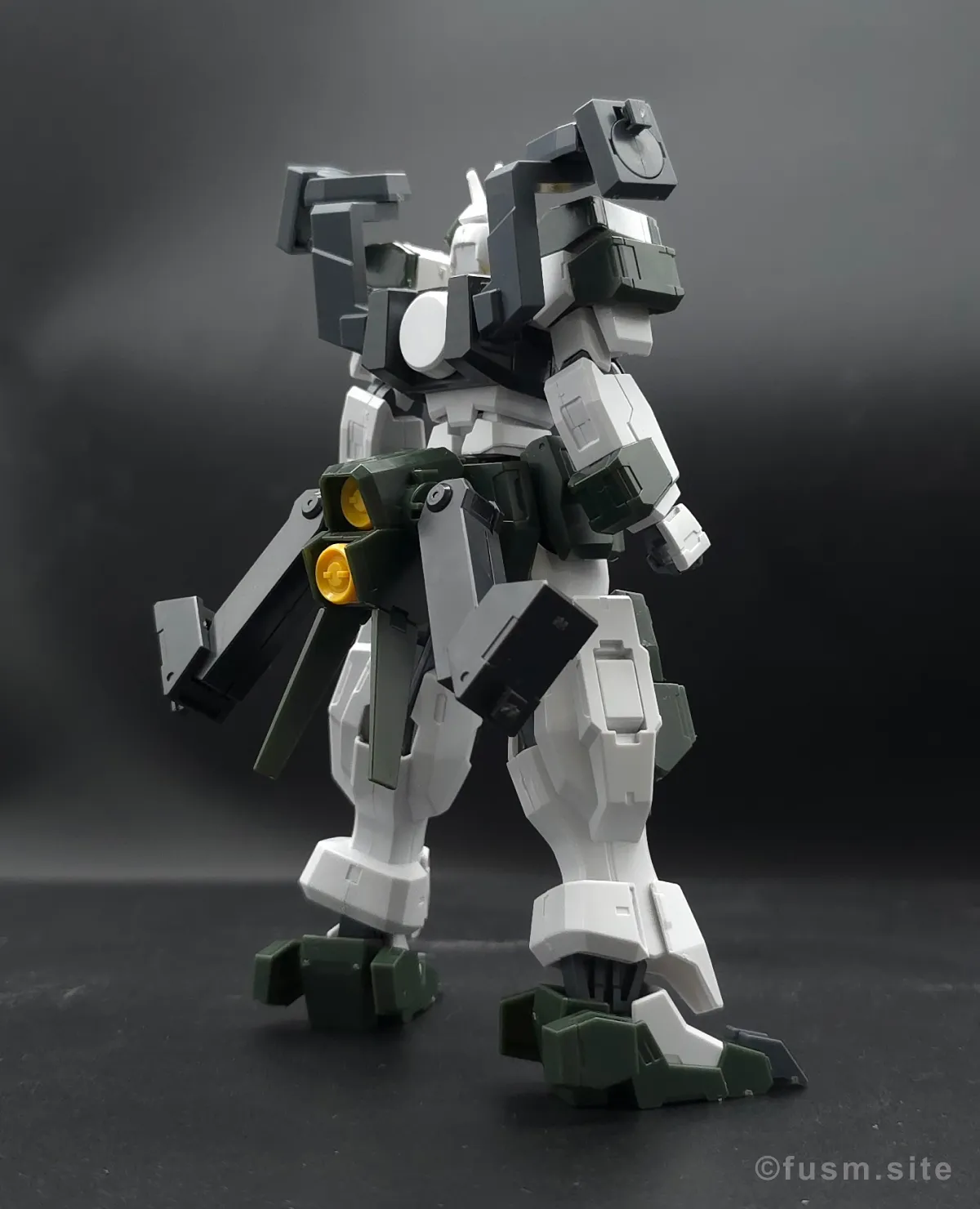 【レビュー】HG ガンダムサバーニャ(最終決戦仕様) 多角的に見た全体の外観・素組み 06