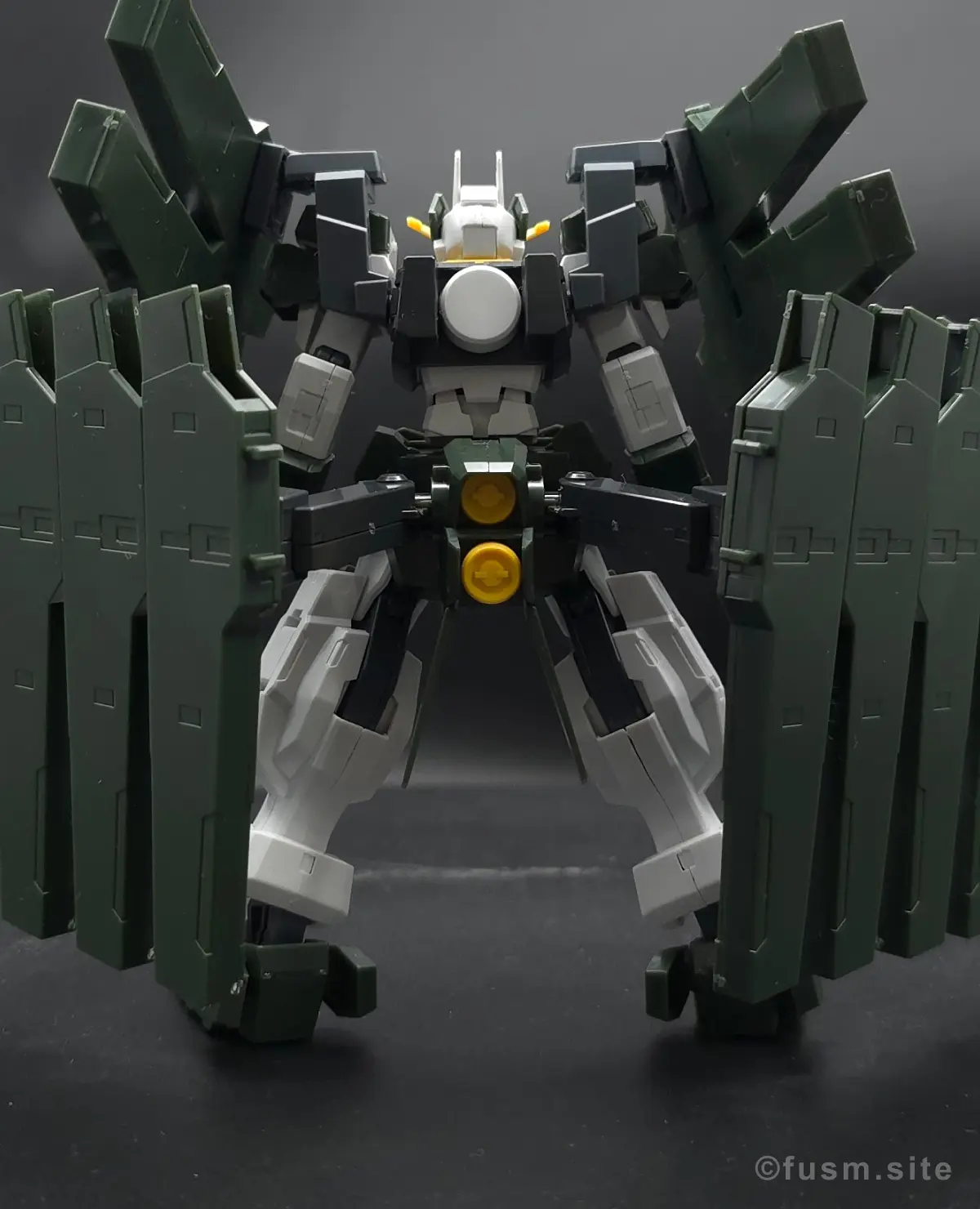 【レビュー】HG ガンダムサバーニャ(最終決戦仕様) 多角的に見た全体の外観・素組み 11