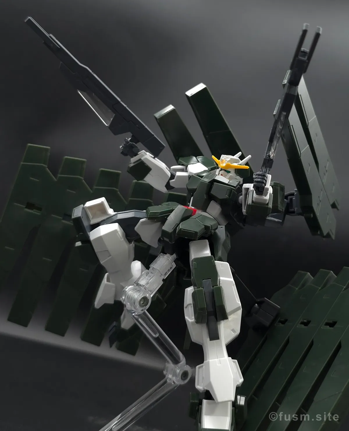 【レビュー】HG ガンダムサバーニャ(最終決戦仕様) ポージング 04