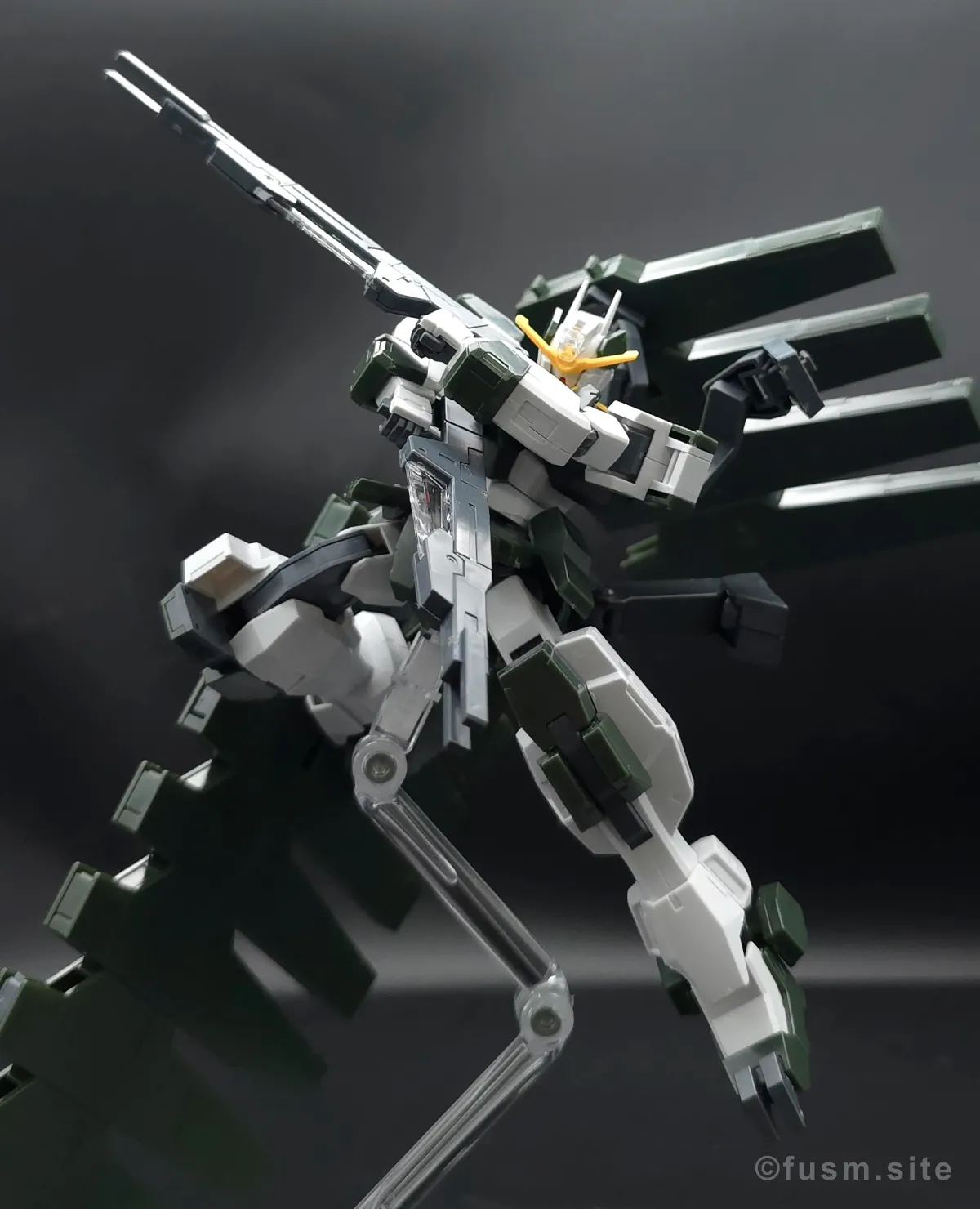 【レビュー】HG ガンダムサバーニャ(最終決戦仕様) ポージング 09