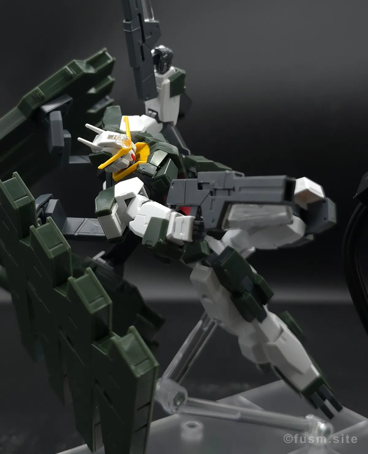 【レビュー】HG ガンダムサバーニャ(最終決戦仕様) ポージング 10