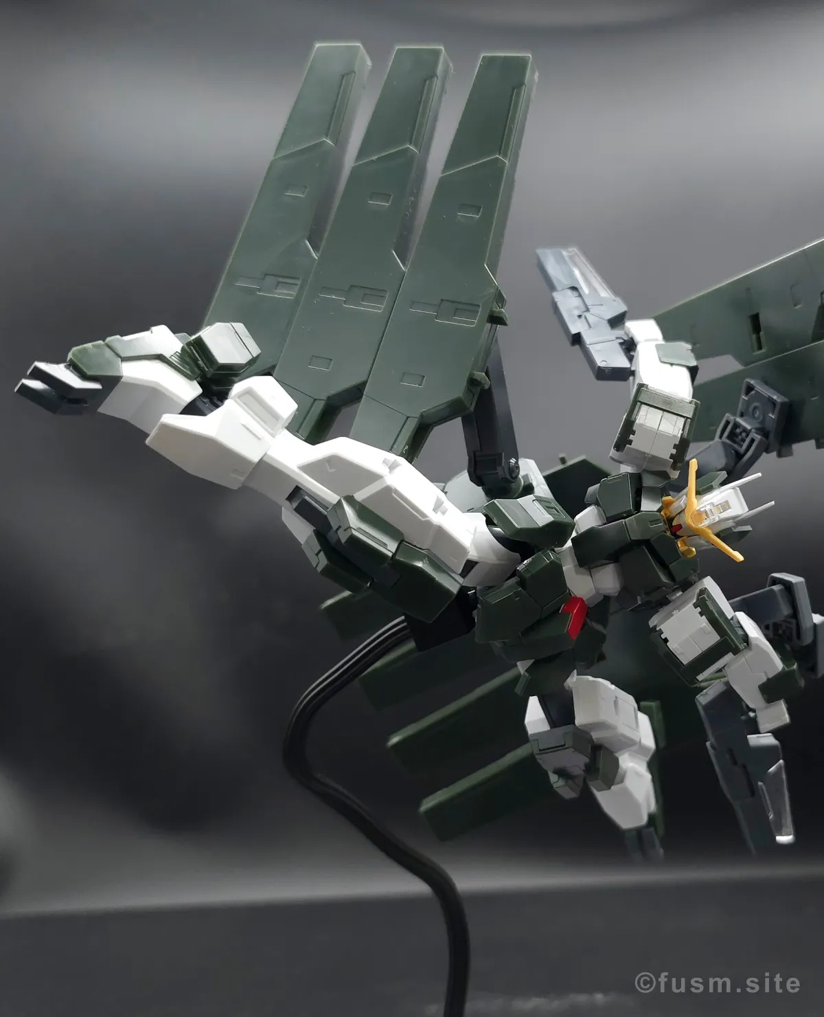 【レビュー】HG ガンダムサバーニャ(最終決戦仕様) ポージング 13