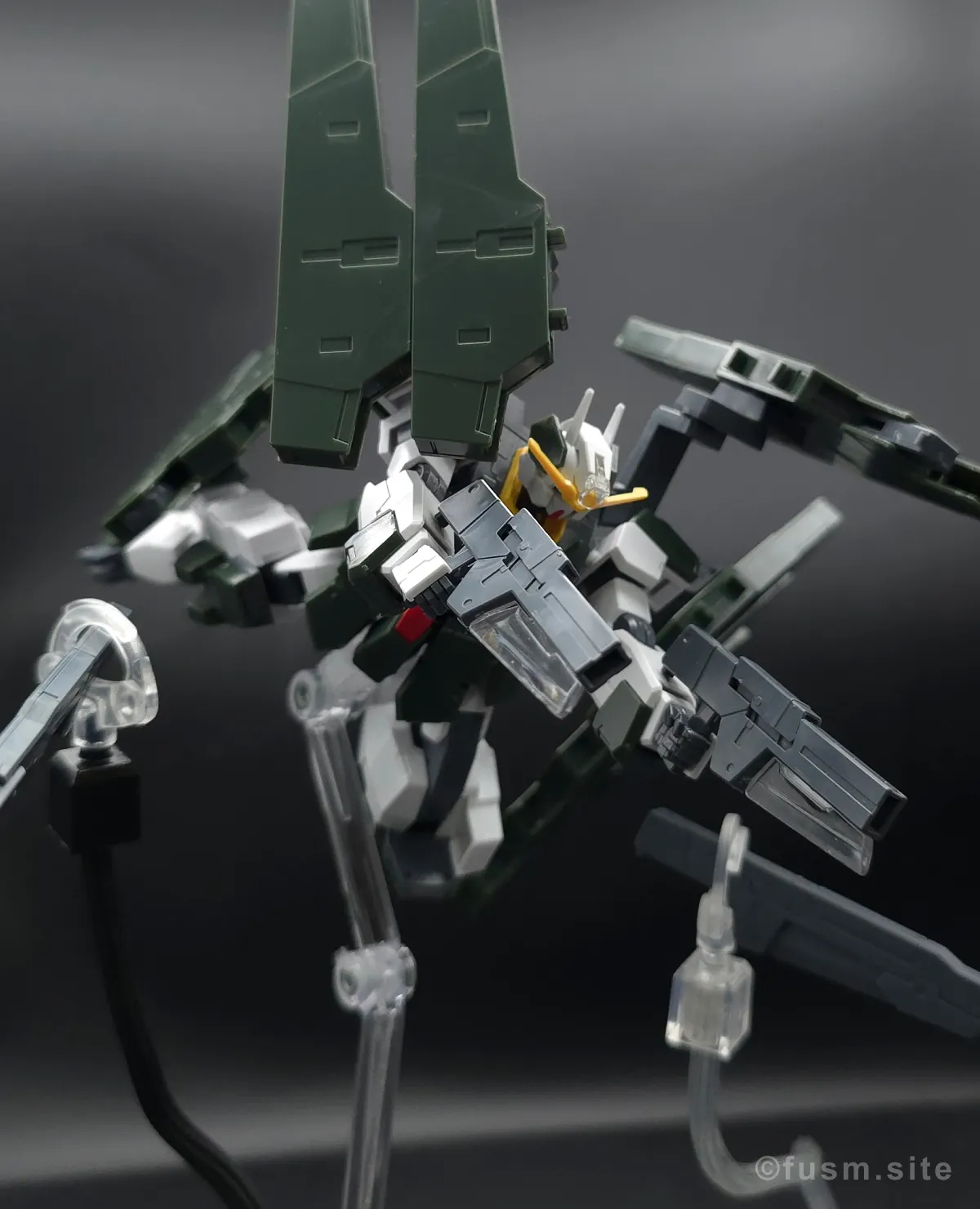 【レビュー】HG ガンダムサバーニャ(最終決戦仕様) ポージング 14