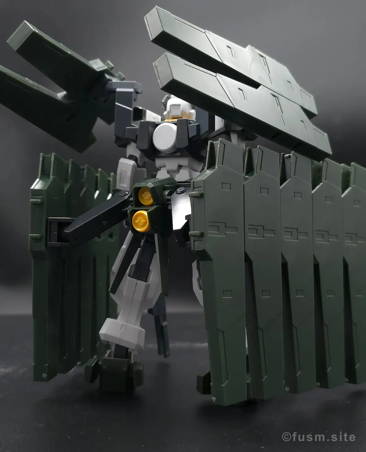 【レビュー】HG ガンダムサバーニャ(最終決戦仕様) ポージング 16