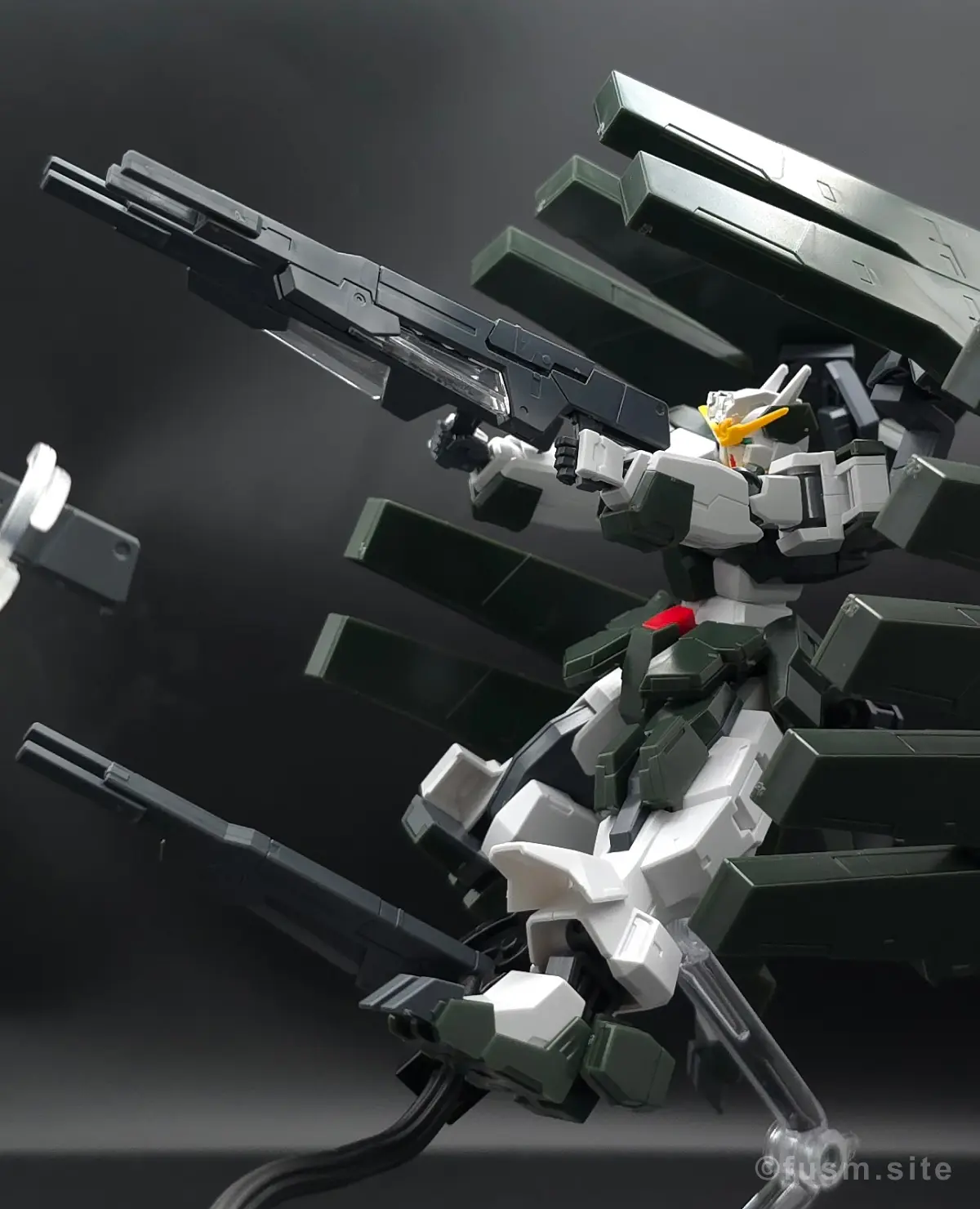【レビュー】HG ガンダムサバーニャ(最終決戦仕様) ポージング 19