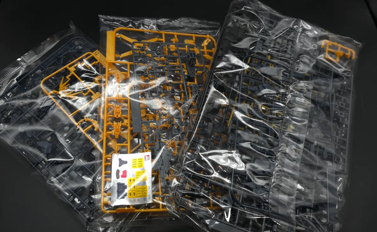 【レビュー】HGUC ユニコーンガンダム2号機 バンシィ(デストロイモード) パッケージ 03