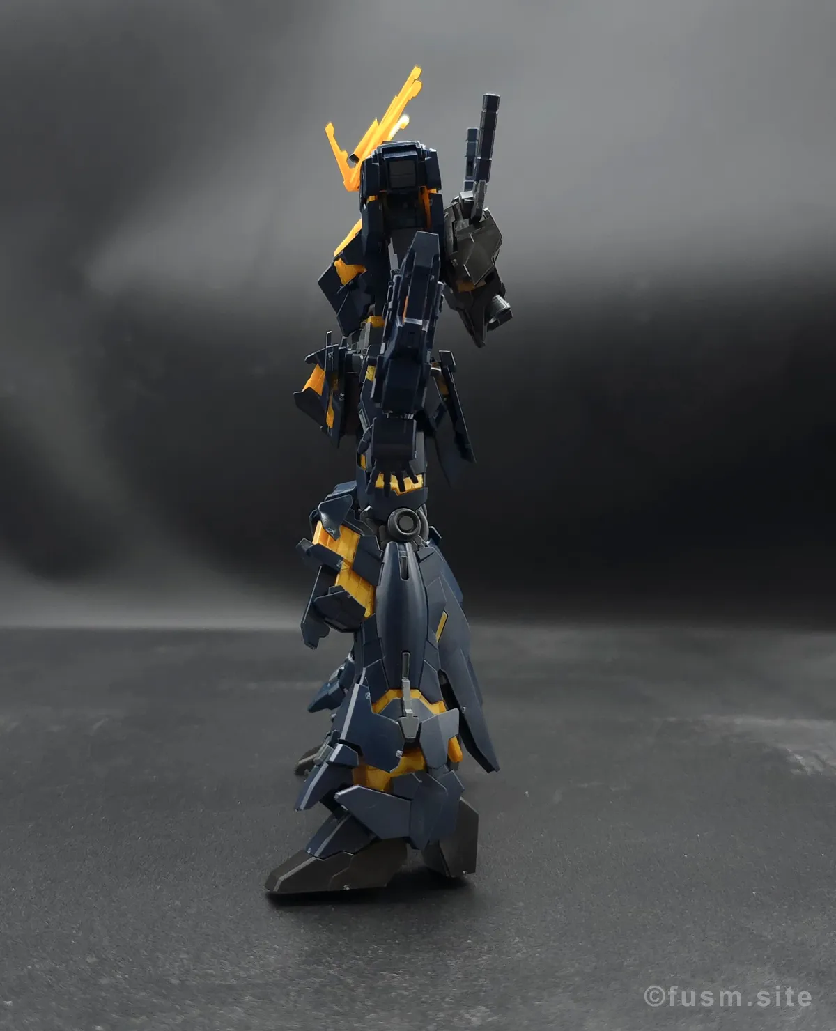 【レビュー】HGUC ユニコーンガンダム2号機 バンシィ(デストロイモード) 多角的に見た全体の外観・素組み 03