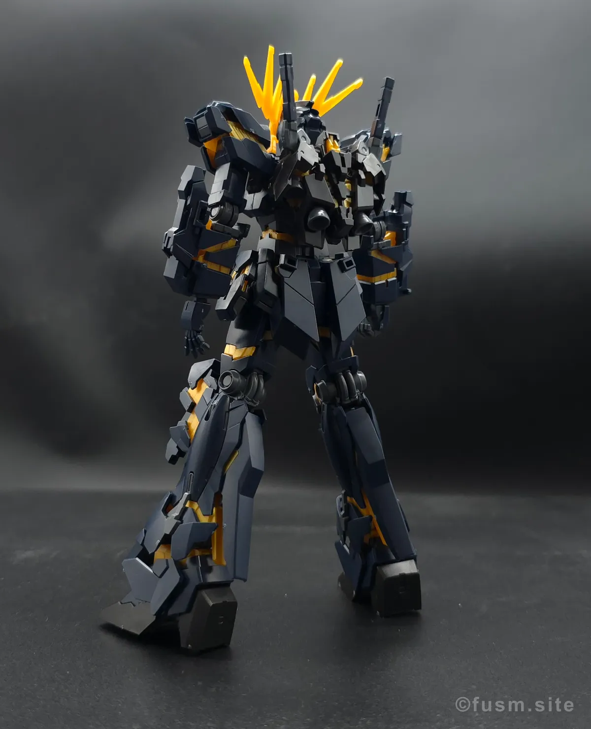 【レビュー】HGUC ユニコーンガンダム2号機 バンシィ(デストロイモード) 多角的に見た全体の外観・素組み 04