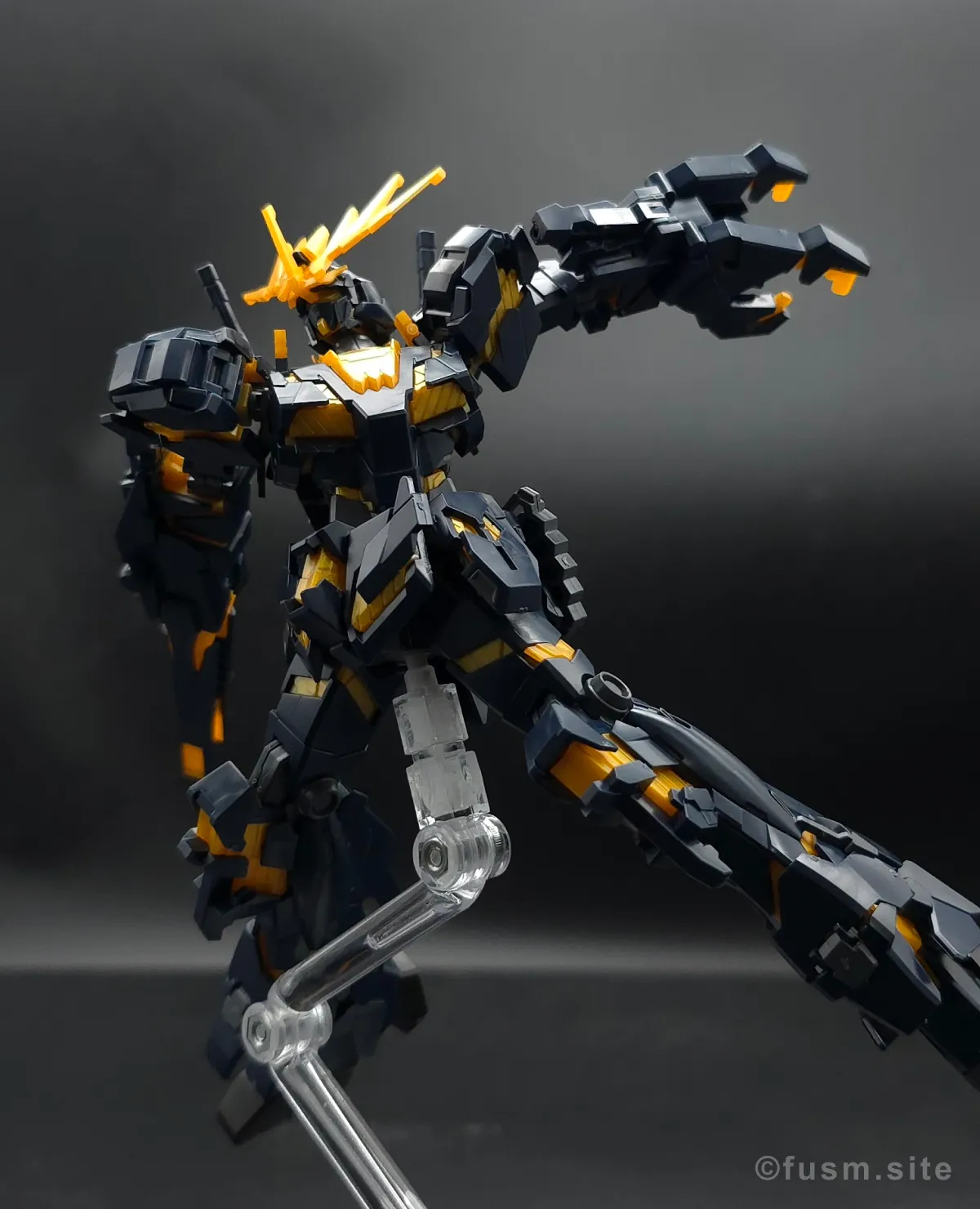 【レビュー】HGUC ユニコーンガンダム2号機 バンシィ(デストロイモード) ポージング 06