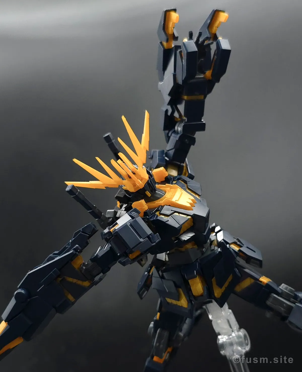 【レビュー】HGUC ユニコーンガンダム2号機 バンシィ(デストロイモード) ポージング 08
