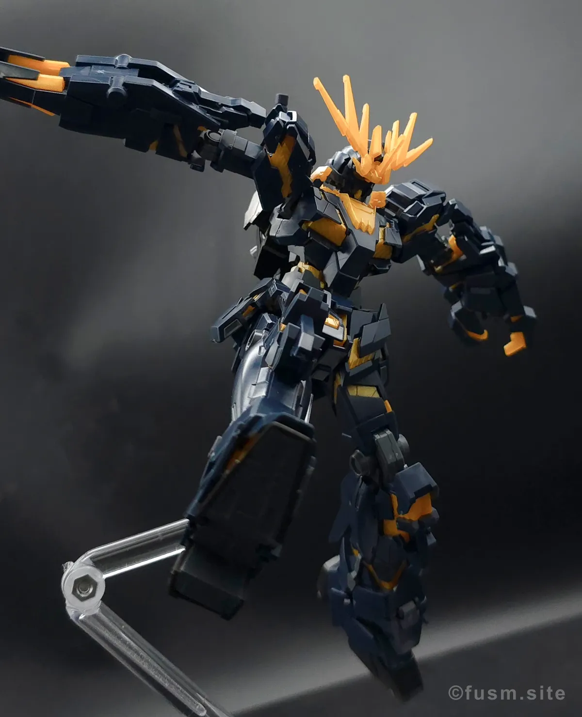 【レビュー】HGUC ユニコーンガンダム2号機 バンシィ(デストロイモード) ポージング 09