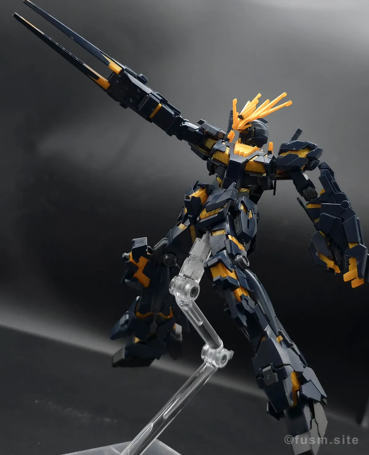 【レビュー】HGUC ユニコーンガンダム2号機 バンシィ(デストロイモード) ポージング 10