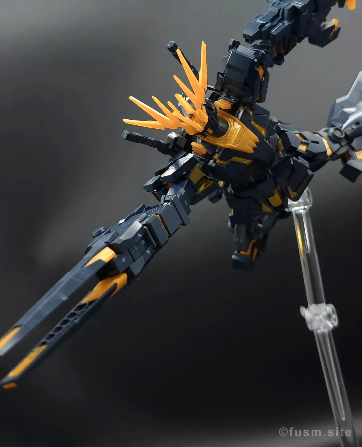 【レビュー】HGUC ユニコーンガンダム2号機 バンシィ(デストロイモード) ポージング 12