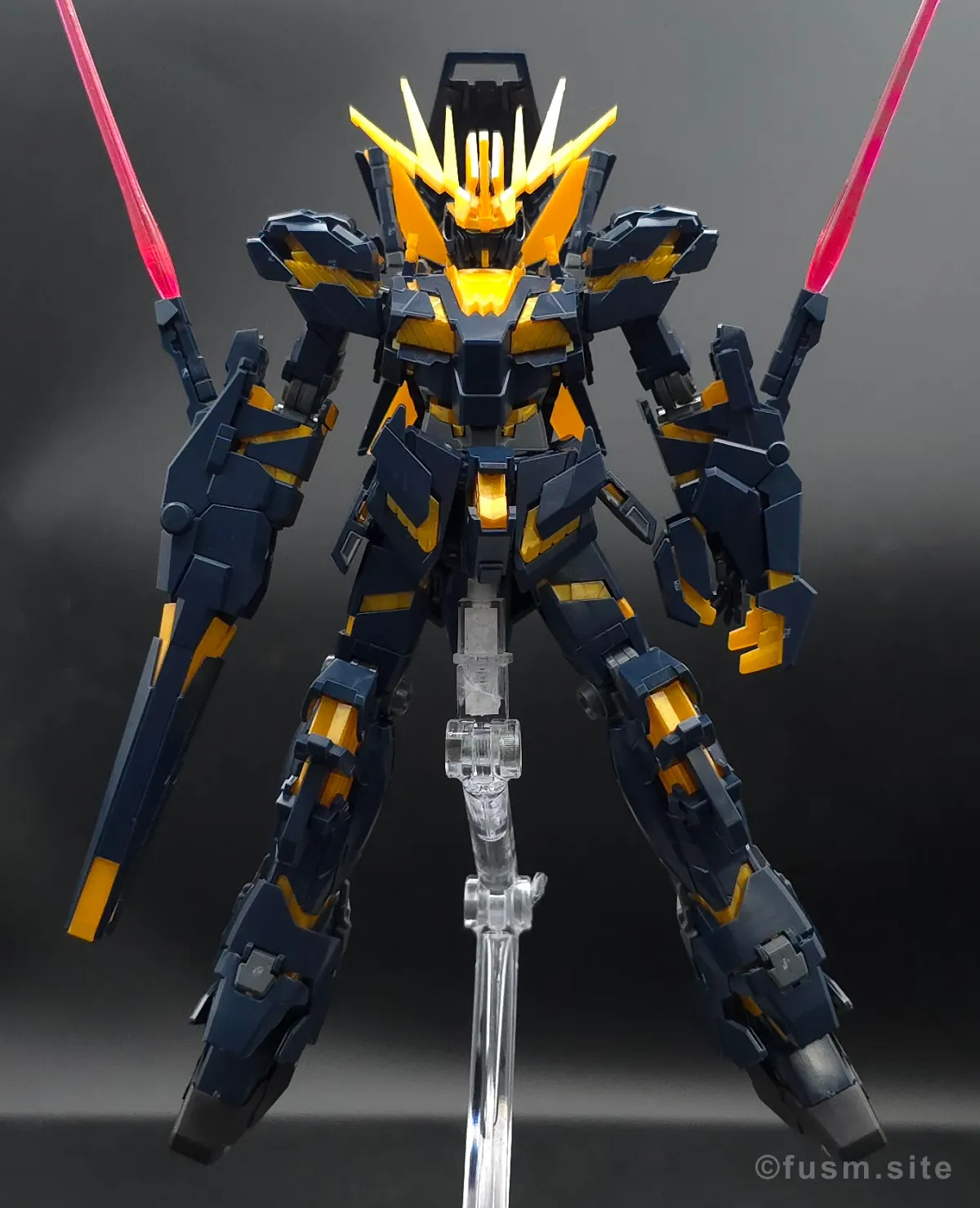 【レビュー】HGUC ユニコーンガンダム2号機 バンシィ(デストロイモード) ポージング 13