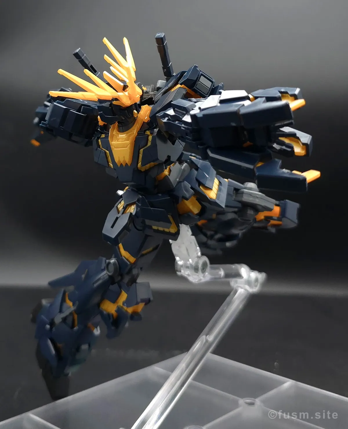 【レビュー】HGUC ユニコーンガンダム2号機 バンシィ(デストロイモード) ポージング 18