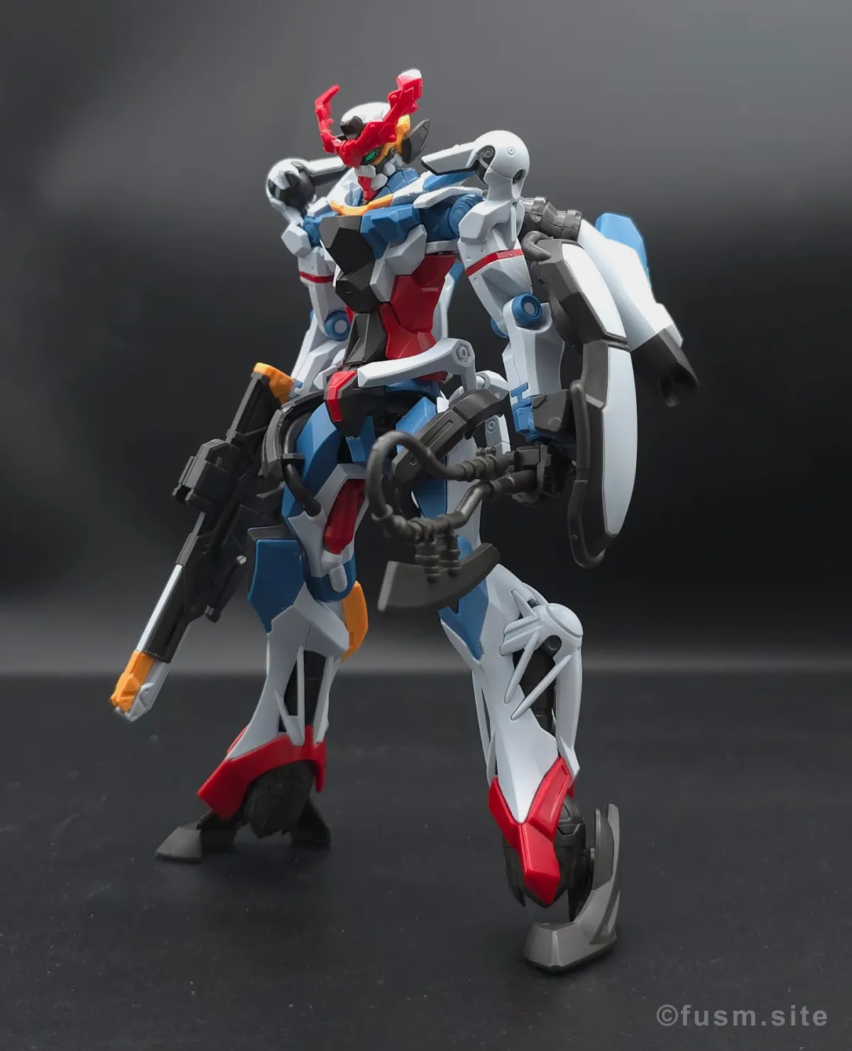 【レビュー】HG 1/144 GQuuuuuuX(ジークアクス) 多角的に見た全体の外観・素組み 02