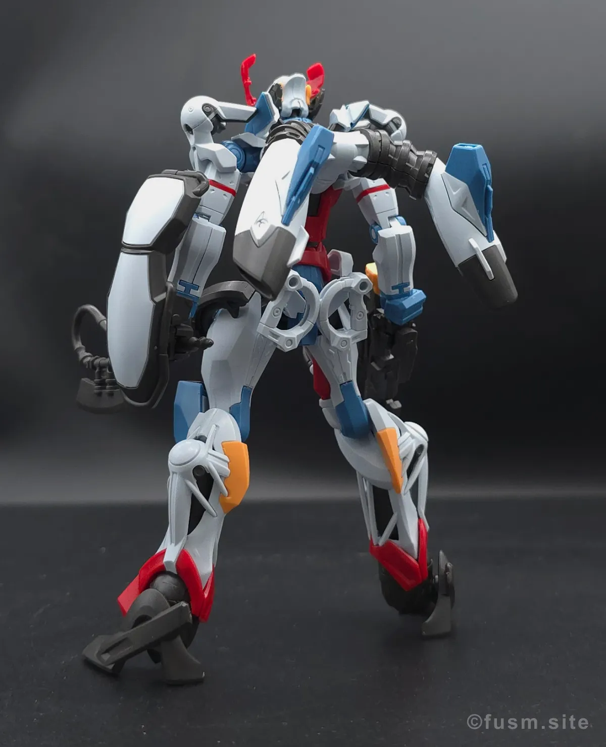 【レビュー】HG 1/144 GQuuuuuuX(ジークアクス) 多角的に見た全体の外観・素組み 03