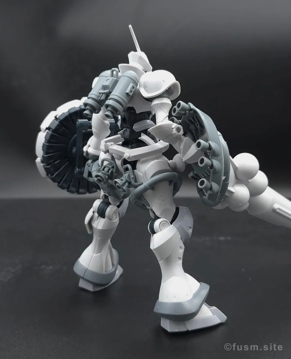 【レビュー】HG 1/144 エグザベ専用ギャン(ハクジ装備) 多角的に見た全体の外観・素組み 11