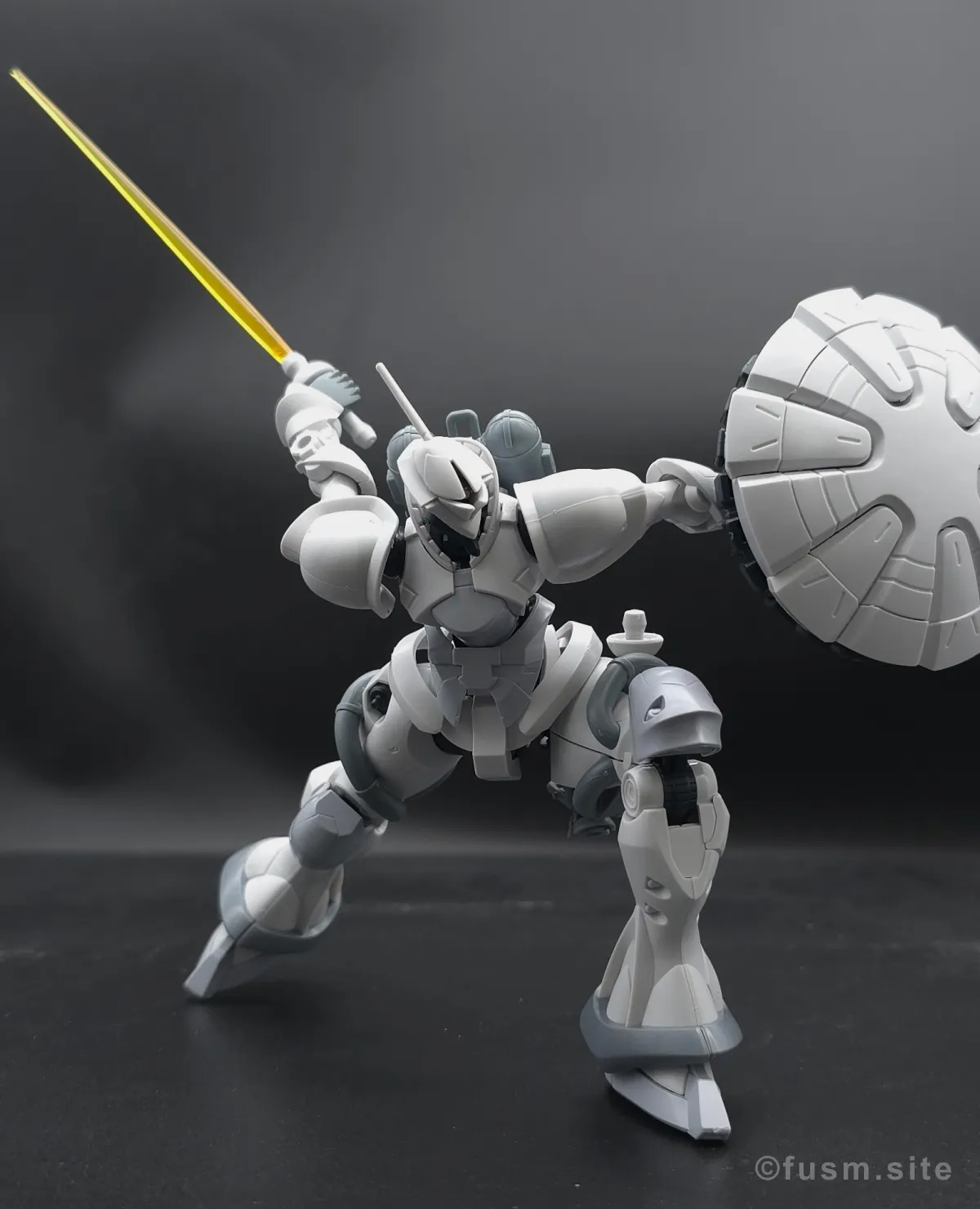 【レビュー】HG 1/144 エグザベ専用ギャン(ハクジ装備) ポージング 02