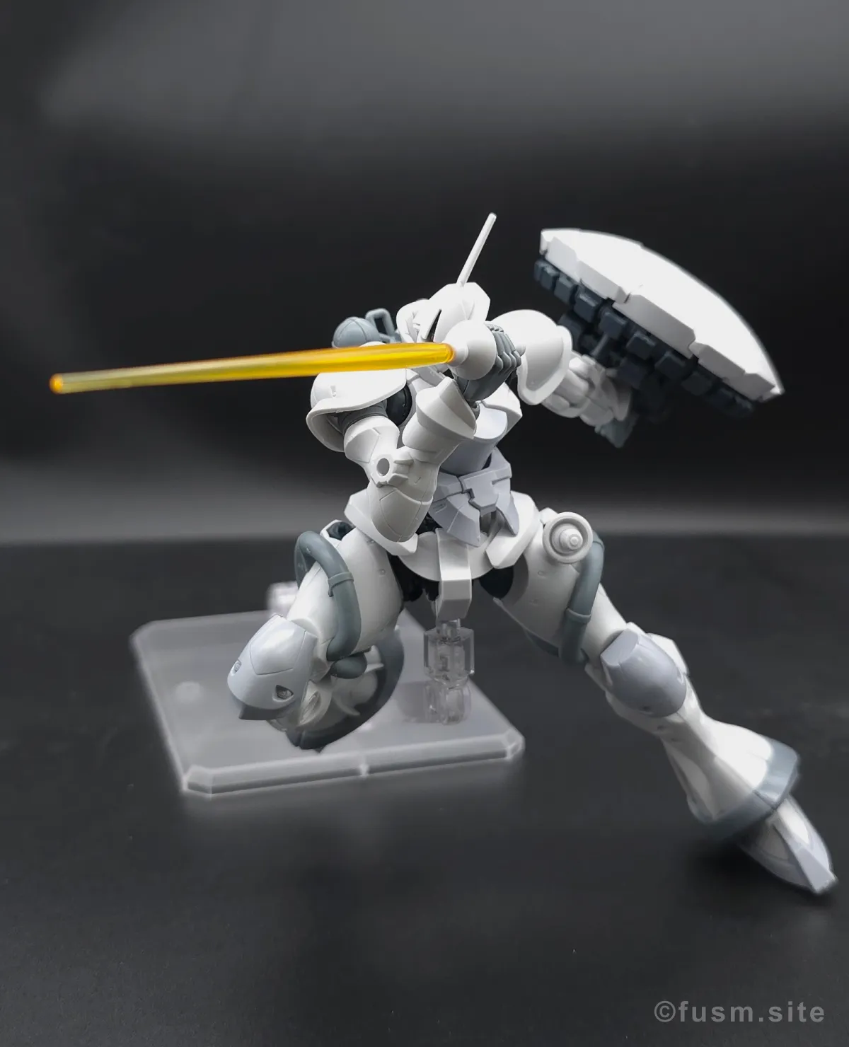 【レビュー】HG 1/144 エグザベ専用ギャン(ハクジ装備) ポージング 03