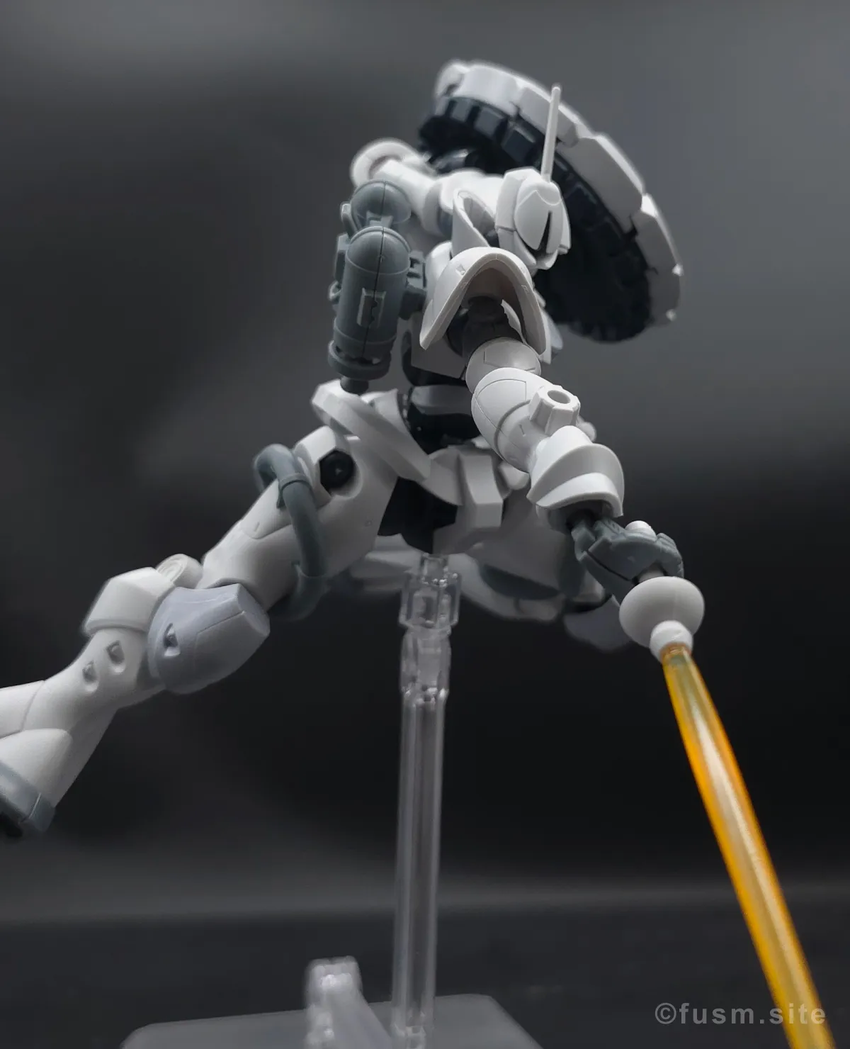 【レビュー】HG 1/144 エグザベ専用ギャン(ハクジ装備) ポージング 04